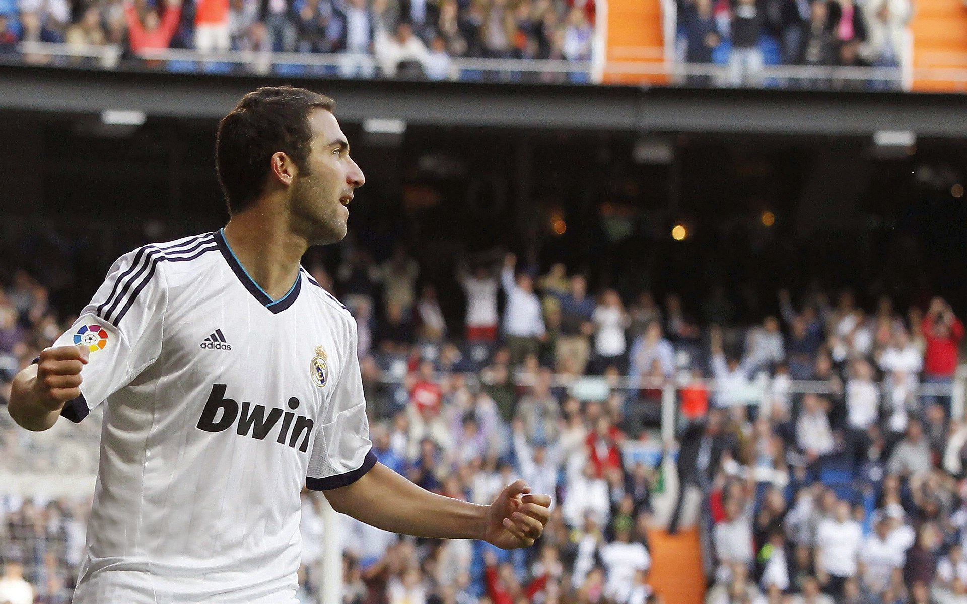 爱游戏体育官方网站-“青训青少年集训营在重要城市全面开班，培养新一代足球精英”